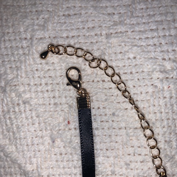 🔥 3/$20 Bracelet and Choker Bundle - Picture 5 of 9